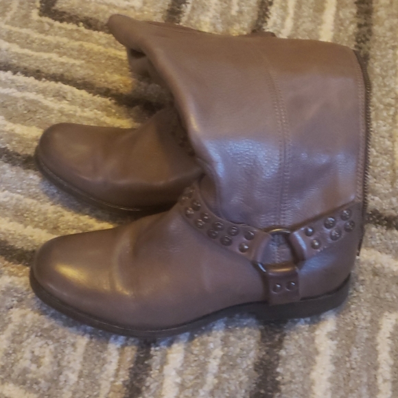 FRYE boots - Picture 2 of 5